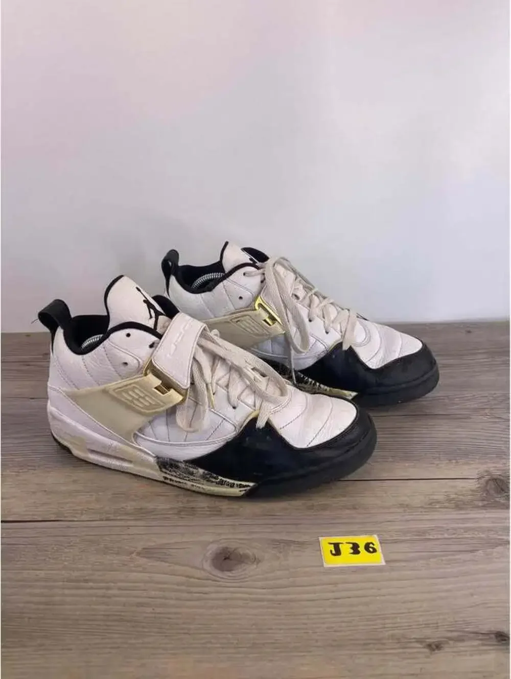 Nike Air Jordan Flight 45 High White Black Metallic Gold Mens 10.5 364756-103